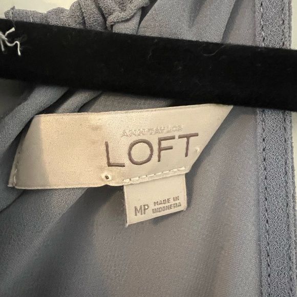 LOFT sleeveless top with lace accent size MP (G125) - Picture 3 of 12